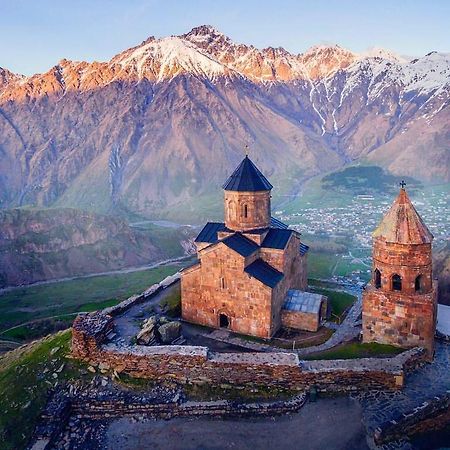 Guest House Dodo Kazbegi Bagian luar foto
